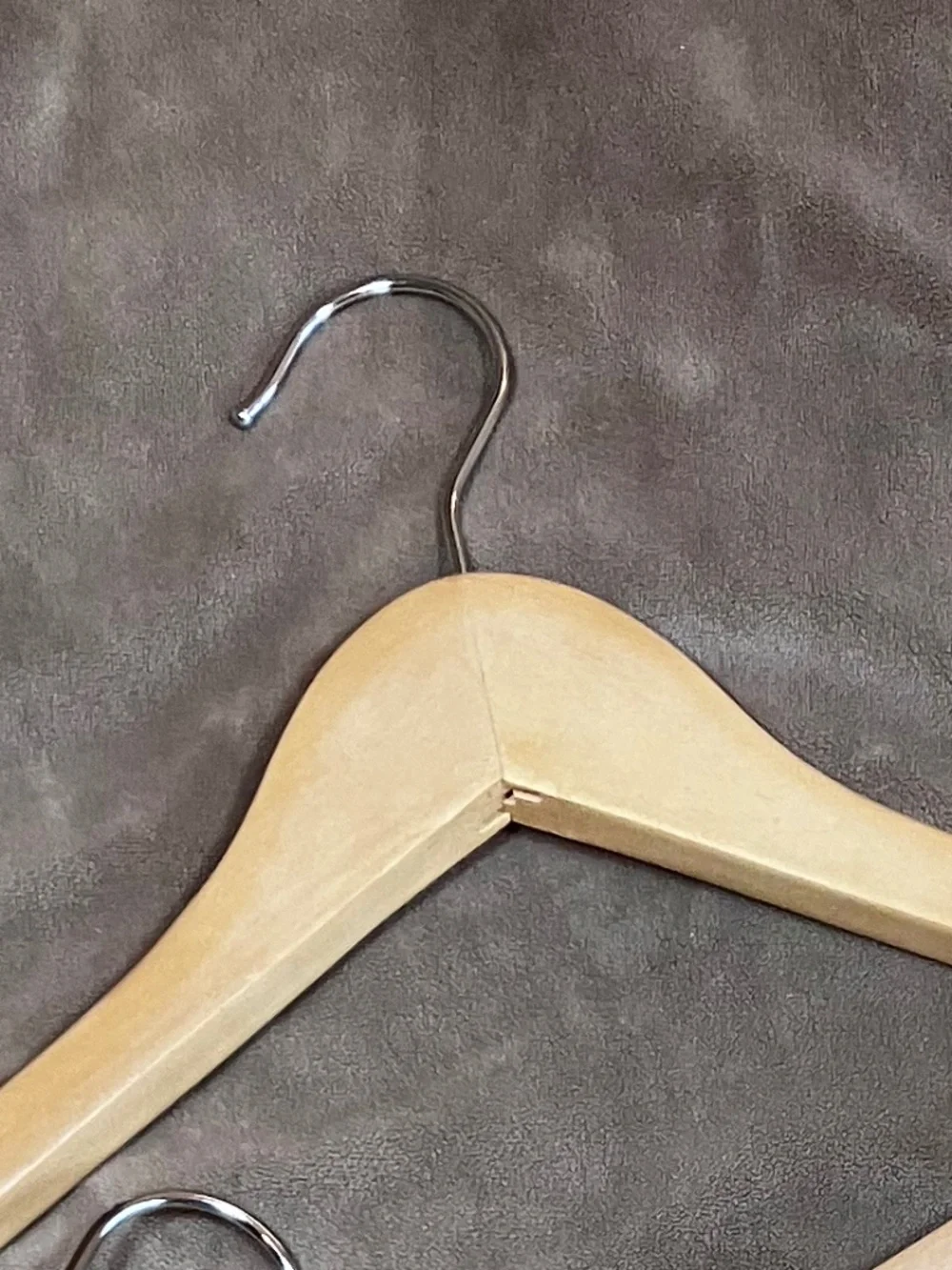 Set of 4 Unisex Light Color Wood Hangers Height 9